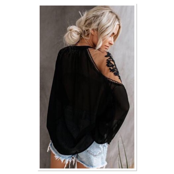 Black lace flowy boho blouse - Picture 3 of 3